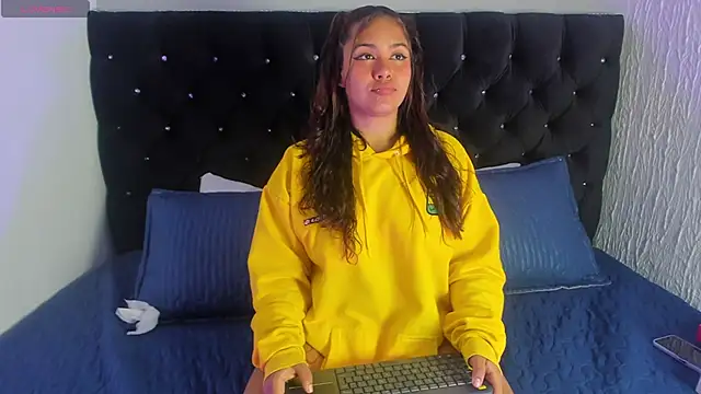 Abella bunny online show from November 19, 3:50 am