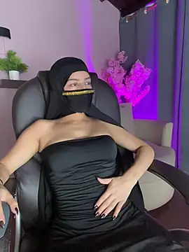 Snapshot of shaima__ chatting on June 27, 7:19 pm shaima online show from June 27, 7:19 pm