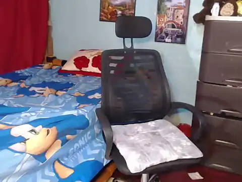 Snapshot of slimraz02 chatting on March 4, 3:34 am slimraz02 online show from March 4, 3:34 am