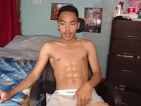 Snapshot of slimraz02 chatting on March 12, 12:28 am slimraz02 online show from March 12, 12:28 am