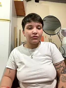 Snapshot of leti302 chatting on October 29, 4:48 am leti302 online show from October 29, 4:48 am