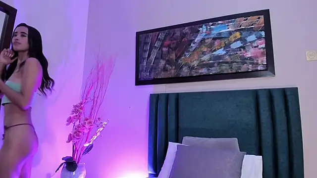 KeimyWilde online show from February 5, 6:45 pm