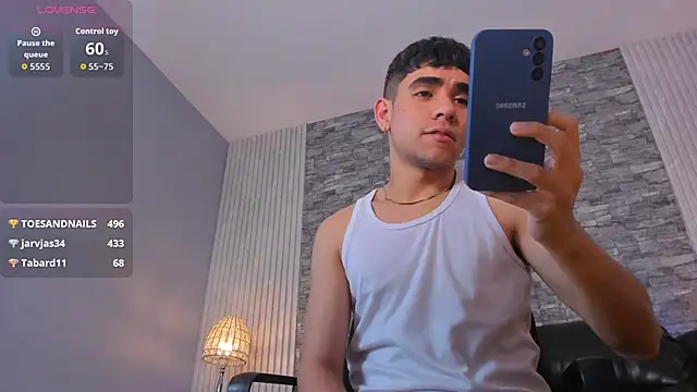 zack joness18 online show from November 13, 5:28 am