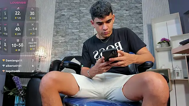 zack joness18 online show from May 14, 4:41 am