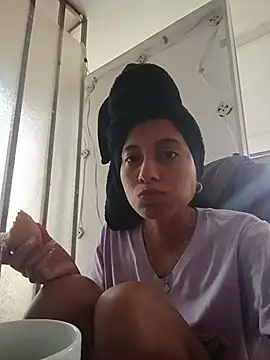 YeseniaRodriguez3 online show from November 21, 5:33 pm