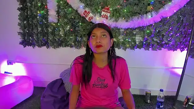 YeseniaRodriguez3 online show from December 22, 7:22 pm