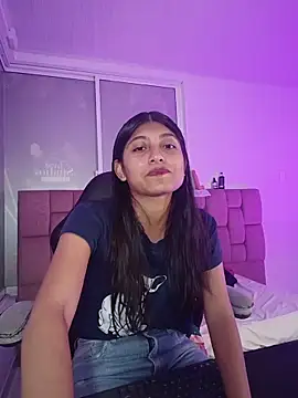 YeseniaRodriguez3 online show from May 8, 12:32 pm