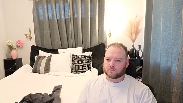 Snapshot of john_clarisa chatting on October 28, 4:38 am john clarisa online show from October 28, 4:38 am