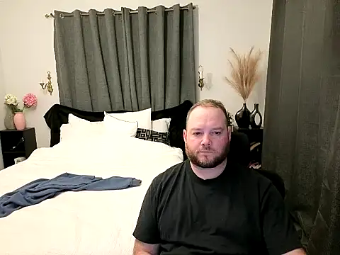 Snapshot of john_clarisa chatting on October 29, 8:49 am john clarisa online show from October 29, 8:49 am