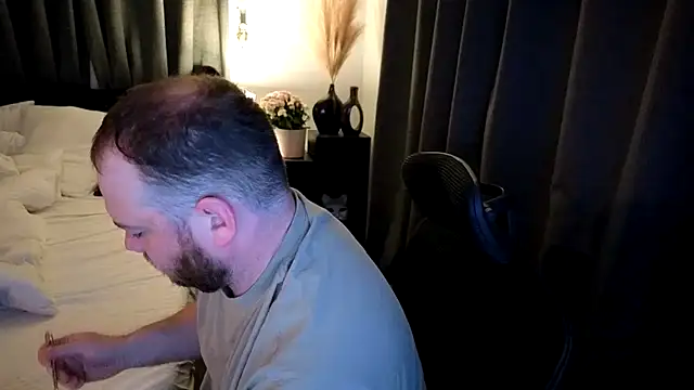 Snapshot of john_clarisa chatting on October 31, 7:53 am john clarisa online show from October 31, 7:53 am