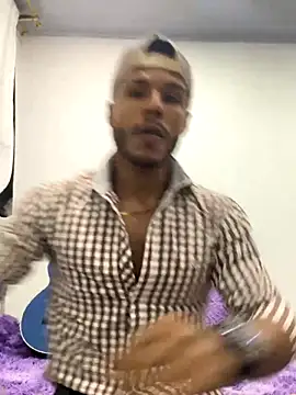 Snapshot of Grey325 chatting on October 30, 4:58 am Grey325 online show from October 30, 4:58 am