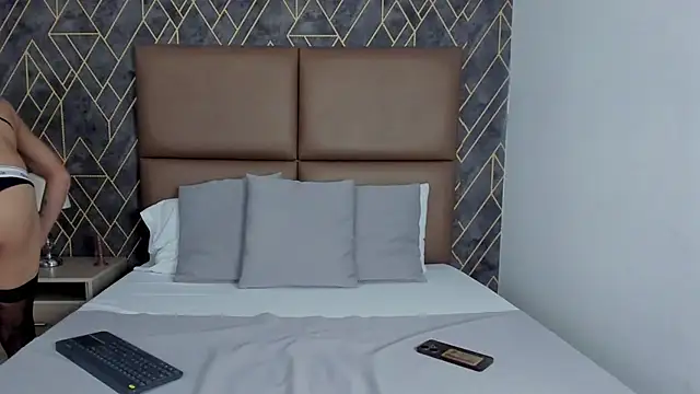 Isidel10 online show from March 31, 1:33 pm