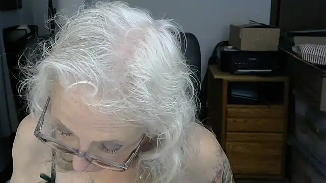 JoleneDelacroix online show from December 18, 4:13 pm