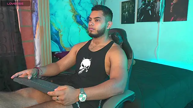 Snapshot of Tiler_wolker chatting on November 2, 3:47 pm Tiler wolker online show from November 2, 3:47 pm