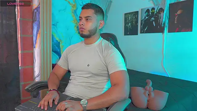 Snapshot of Tiler_wolker chatting on November 4, 8:08 pm Tiler wolker online show from November 4, 8:08 pm