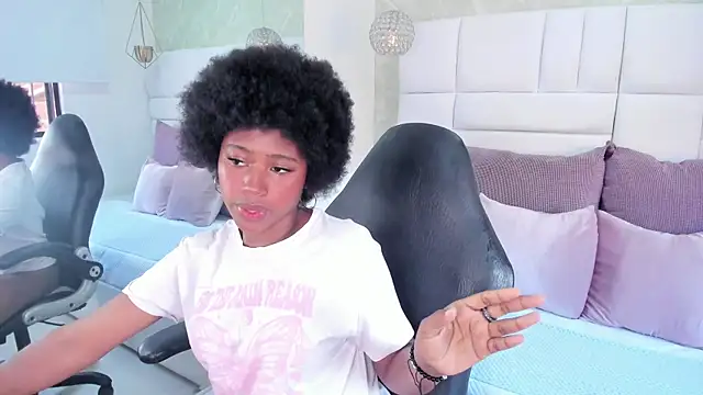 violeta ruizz online show from November 18, 5:39 pm