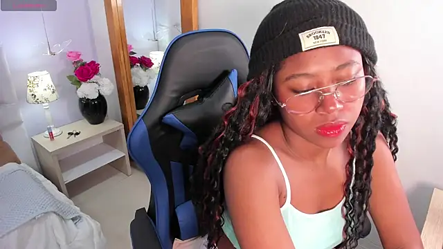 violeta ruizz online show from February 12, 12:00 pm