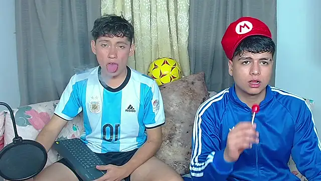 Snapshot of the_boy_king016 chatting on October 29, 7:32 am the boy king016 online show from October 29, 7:32 am