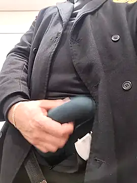 Snapshot of Jervaz chatting on October 31, 2:01 am Jervaz online show from October 31, 2:01 am