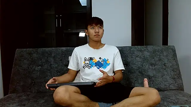 Snapshot of isak_lane chatting on November 5, 1:27 am isak lane online show from November 5, 1:27 am