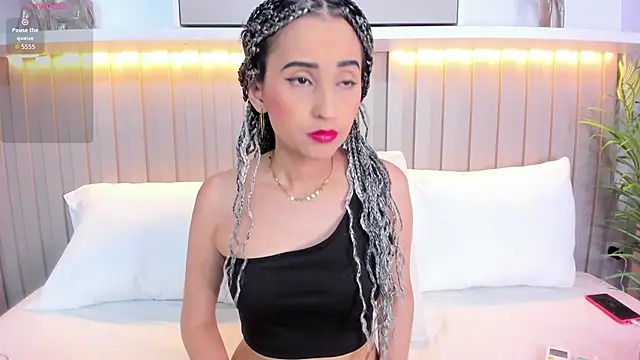 violett rabbit  online show from November 6, 8:21 pm