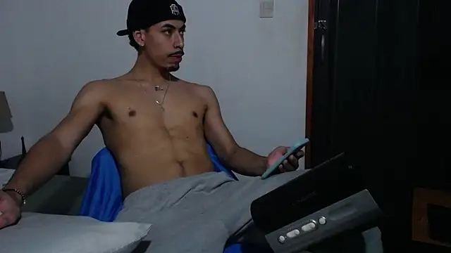 Snapshot of marlon_texeira chatting on October 28, 8:44 pm marlon texeira online show from October 28, 8:44 pm