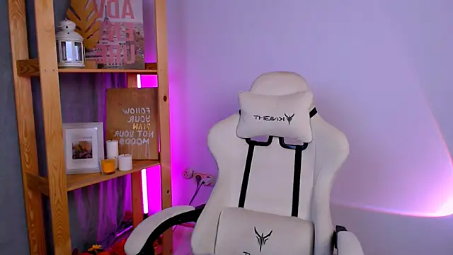 Snapshot of BallerinaCappuchino chatting on November 20, 2:34 am BallerinaCappuchino online show from November 20, 2:34 am