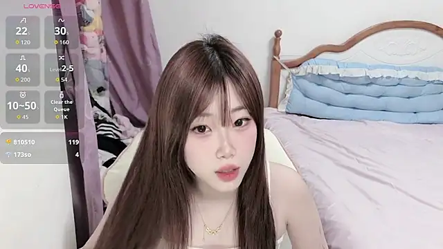 Snapshot of Vivian-88 chatting on November 7, 1:55 pm Vivian-88 online show from November 7, 1:55 pm