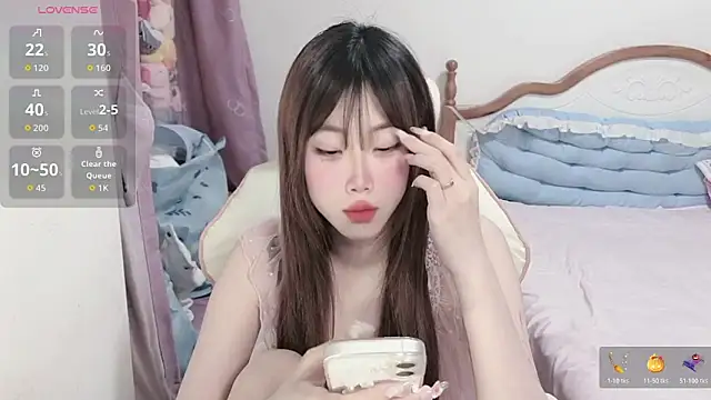 Snapshot of Vivian-88 chatting on March 29, 3:17 am Vivian-88 online show from March 29, 3:17 am