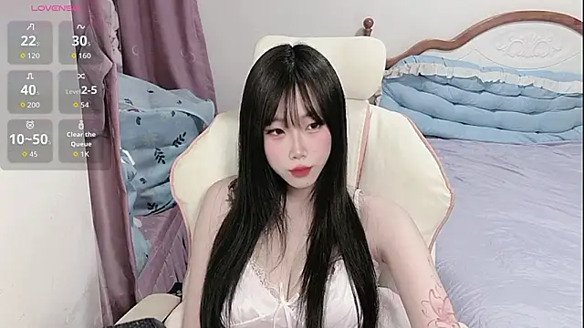 Vivian-88 online show from May 21, 9:44 pm
