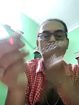 Snapshot of hairyguylove chatting on October 26, 12:00 pm hairyguylove online show from October 26, 12:00 pm