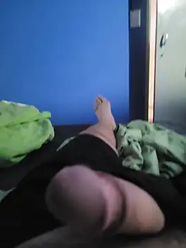 Snapshot of Tincho1051 chatting on February 23, 9:12 pm Tincho1051 online show from February 23, 9:12 pm