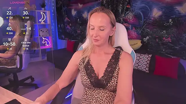 ScarlettPalmer online show from November 8, 10:15 am