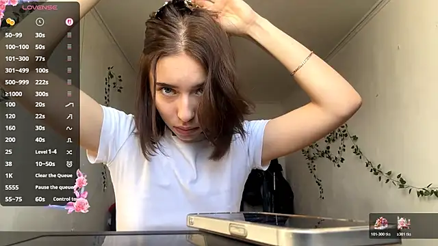 Snapshot of LilithFlamey chatting on December 16, 10:20 am LilithFlamey online show from December 16, 10:20 am