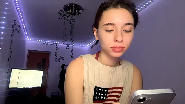 Snapshot of LilithFlamey chatting on December 20, 11:06 am LilithFlamey online show from December 20, 11:06 am