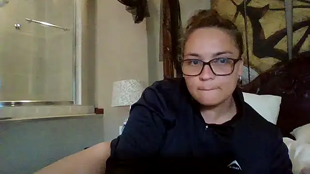 Snapshot of lilMissMarli chatting on December 21, 9:38 am lilMissMarli online show from December 21, 9:38 am