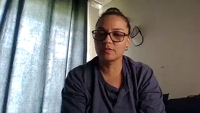 Snapshot of lilMissMarli chatting on January 9, 8:50 am lilMissMarli online show from January 9, 8:50 am