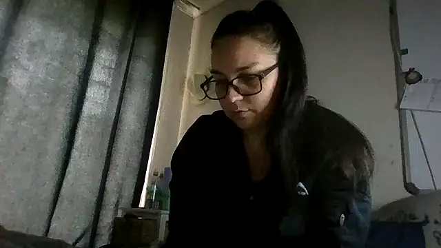 Snapshot of lilMissMarli chatting on March 5, 8:10 am lilMissMarli online show from March 5, 8:10 am