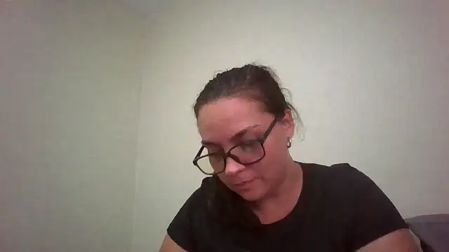 Snapshot of lilMissMarli chatting on April 2, 1:42 pm lilMissMarli online show from April 2, 1:42 pm