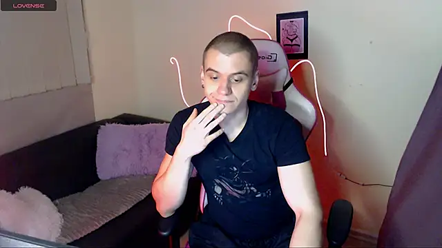 Snapshot of TeaseMeJay71 chatting on October 31, 9:10 am TeaseMeJay71 online show from October 31, 9:10 am