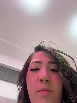 Hannahpradaa  online show from January 10, 11:01 am