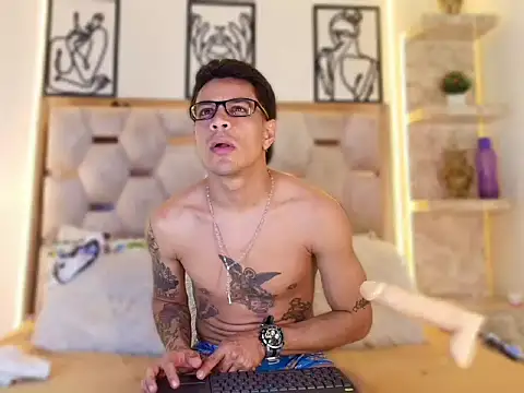 Andrew Haalls online show from November 18, 8:46 pm