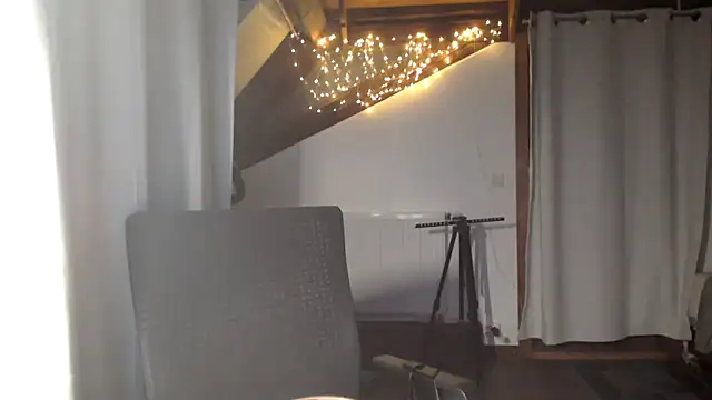 Snapshot of MissDyannis chatting on March 11, 7:31 pm MissDyannis online show from March 11, 7:31 pm