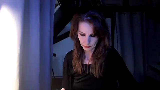 Snapshot of MissDyannis chatting on April 13, 6:02 pm MissDyannis online show from April 13, 6:02 pm