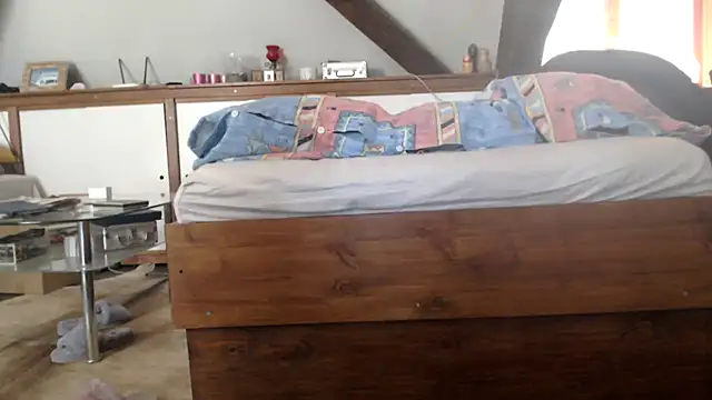 Snapshot of MissDyannis chatting on April 20, 9:23 am MissDyannis online show from April 20, 9:23 am