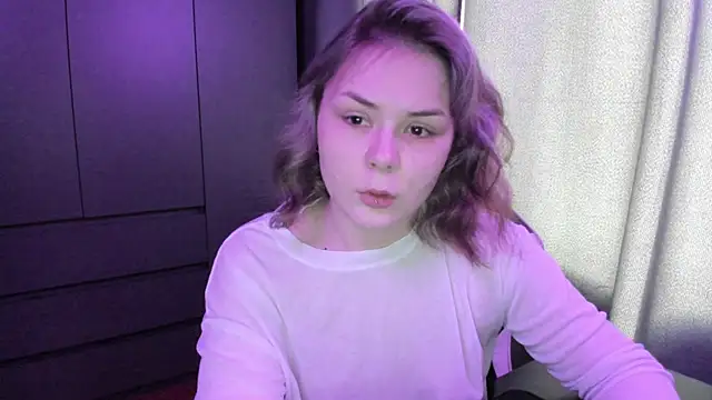 Snapshot of sophia_lix chatting on December 16, 5:01 am sophia lix online show from December 16, 5:01 am