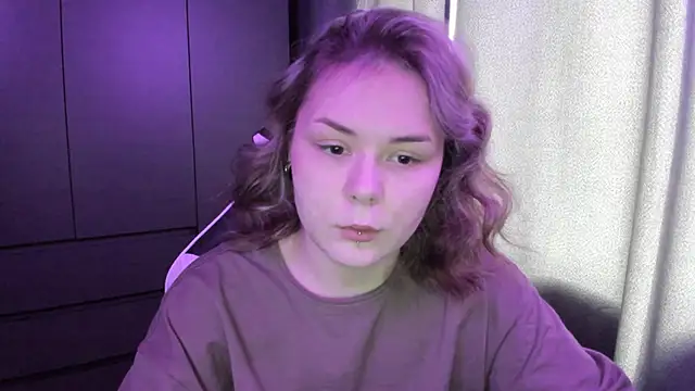 Snapshot of sophia_lix chatting on December 19, 5:25 am sophia lix online show from December 19, 5:25 am