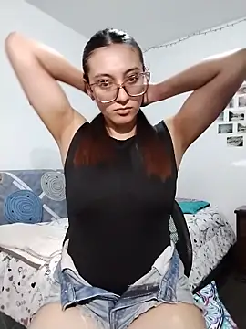 Snapshot of bellastorme04 chatting on May 15, 3:13 am bellastorme04 online show from May 15, 3:13 am