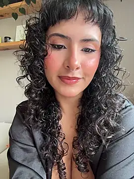 SugarTroubl33 online show from May 25, 2:12 pm
