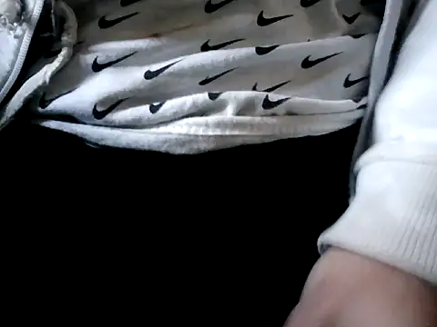 Snapshot of giovanift111 chatting on November 21, 7:23 pm giovanift111 online show from November 21, 7:23 pm